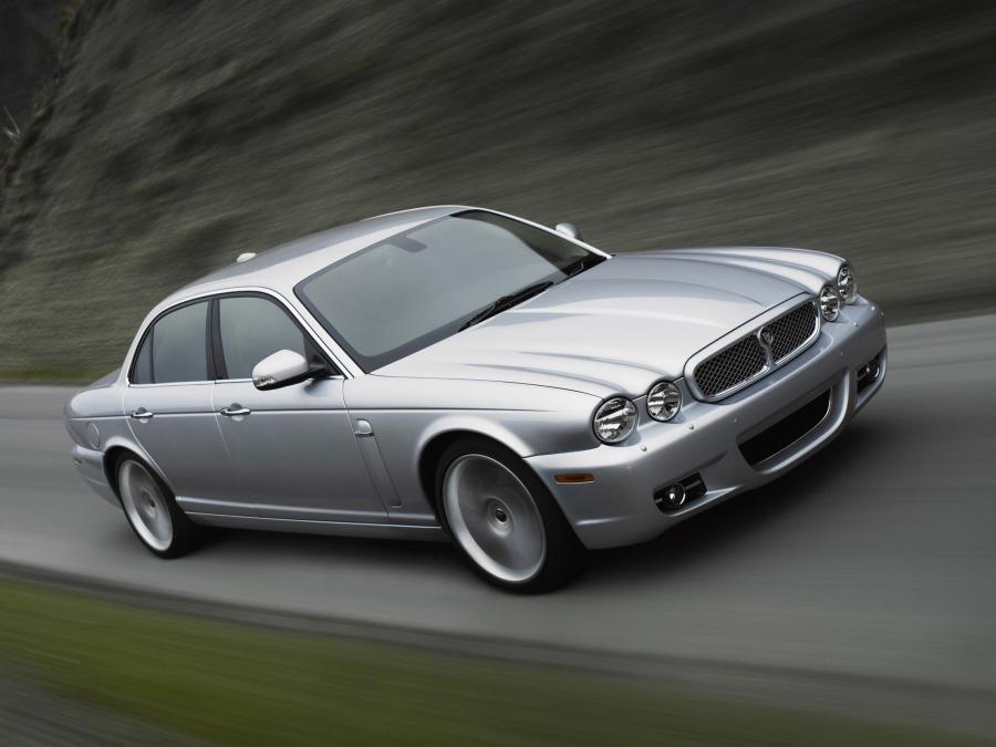  Jaguar XJ 2007 года  (фото 2 из 9)
